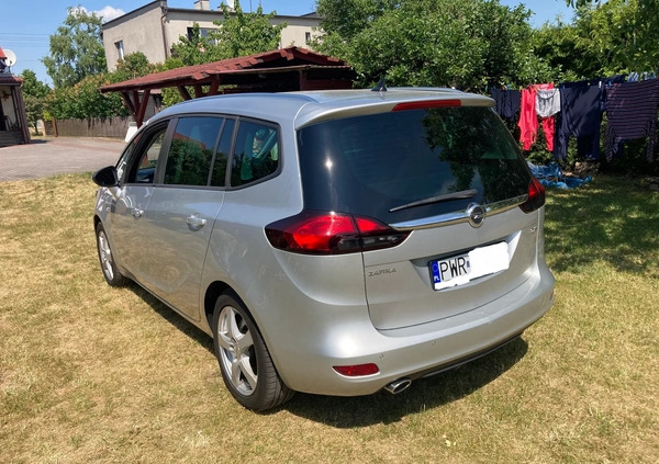 Opel Zafira cena 49900 przebieg: 149999, rok produkcji 2016 z Września małe 46